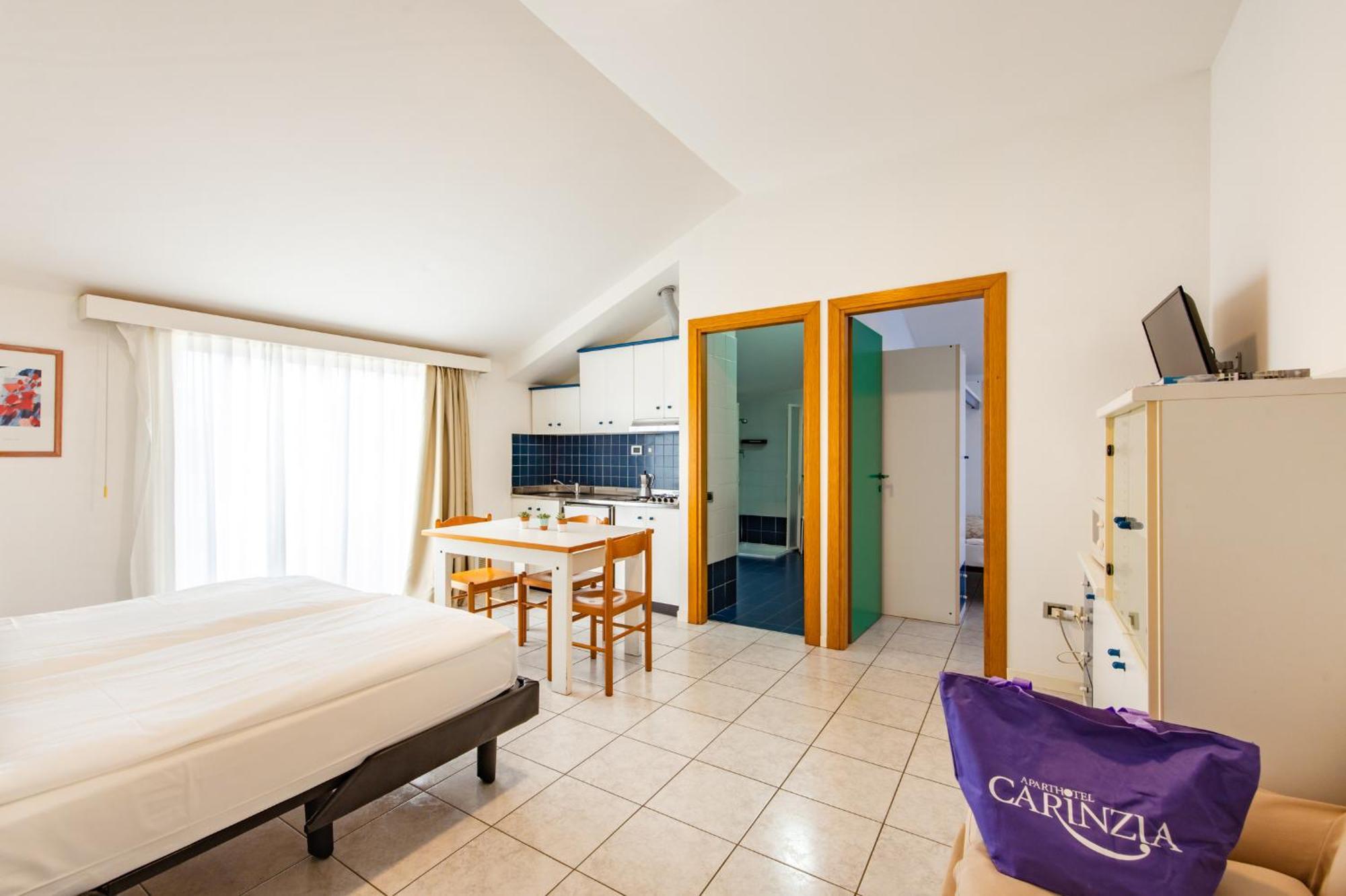 Aparthotel Carinzia Lignano Sabbiadoro Exterior foto