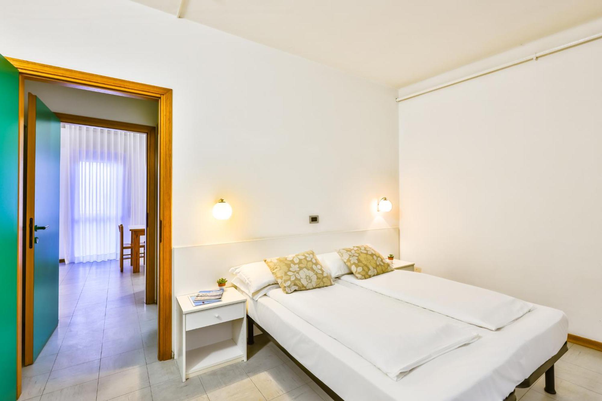 Aparthotel Carinzia Lignano Sabbiadoro Exterior foto