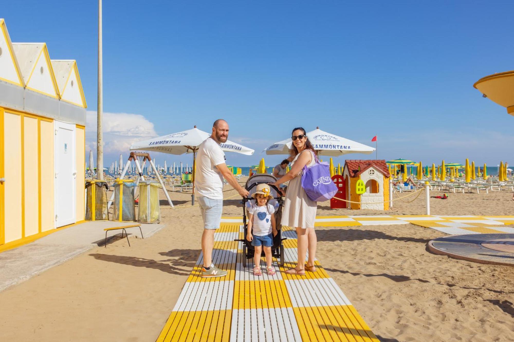 Aparthotel Carinzia Lignano Sabbiadoro Exterior foto